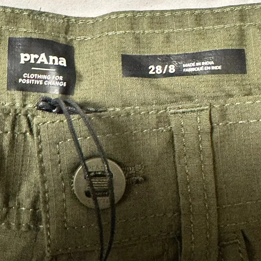 Prana Double Peak Shorts Mens Size 28 / 8” Inseam Green Standard-Fit Cargo NWT.